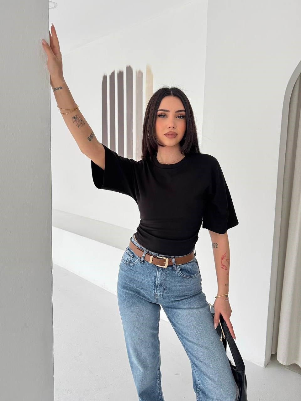 Bisiklet Yaka Bel Büzgü Detay T-shirt- Siyah SİYAH