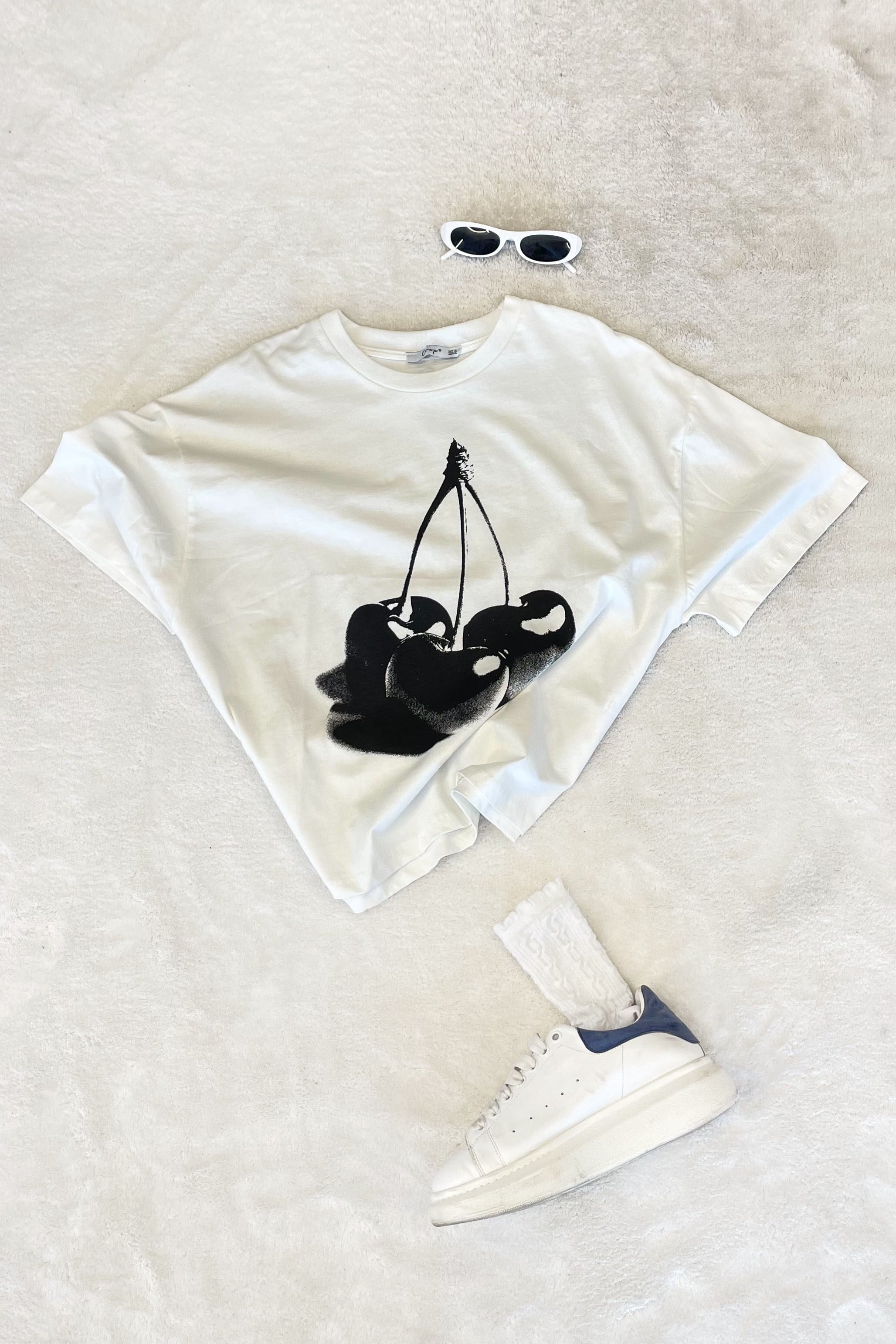 Cherry Baskılı Oversize Tsihirt - Ekru EKRU