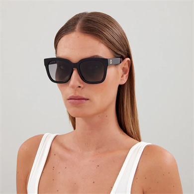GucciPreminum Güneş GözlüğüGUCCİ GG1338S 001 54/19 G