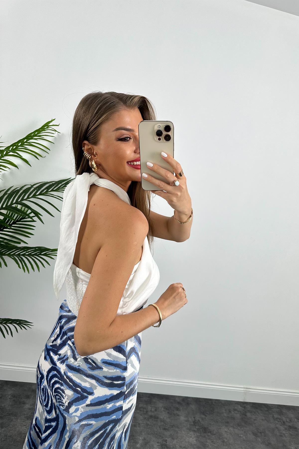 1. Sınıf Kalite Dışı Saten İçi Viskos Özel Dokulu Midi Boy Etek Mavi Beyaz Desenli
