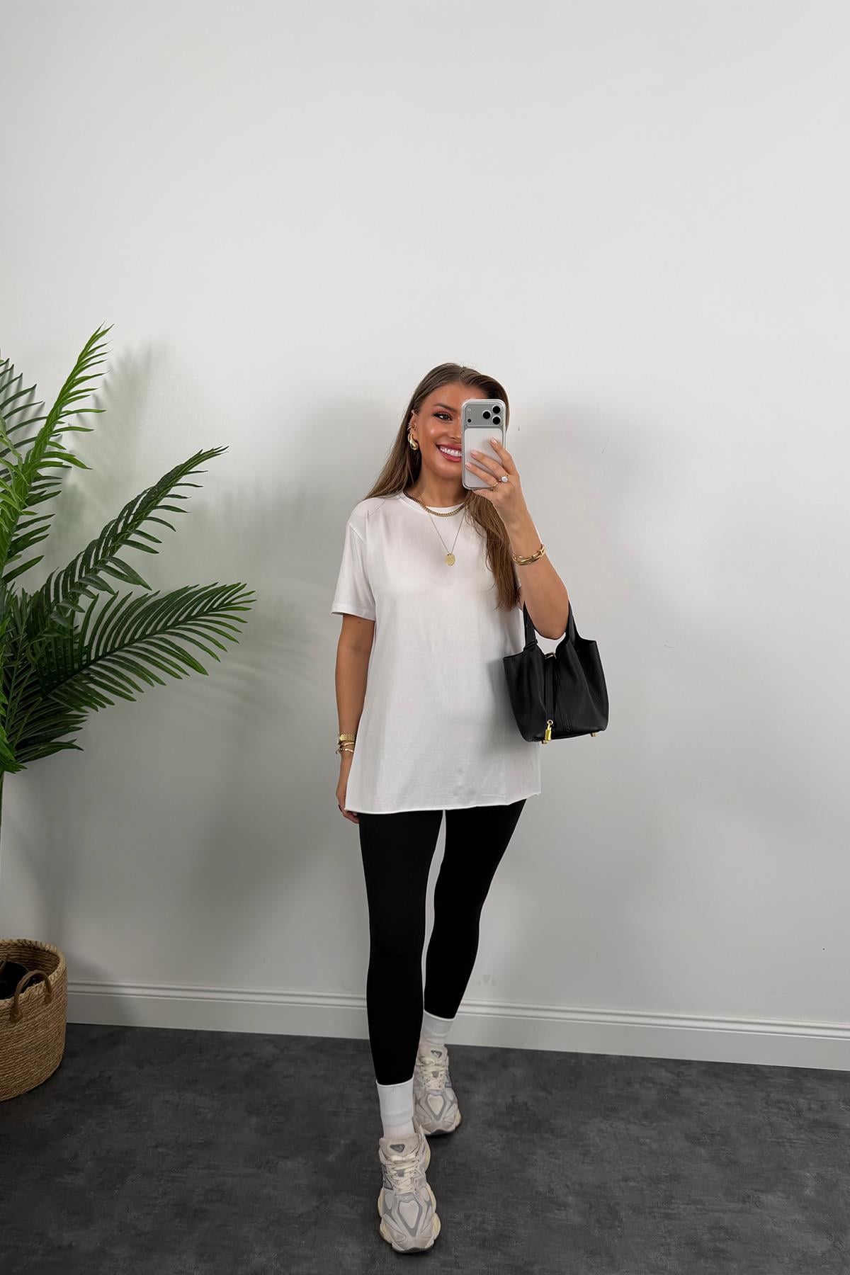 %100 Modal Kumaş Lüx Kalite Yırtmaçlı Salaş Basic Tshirt Beyaz