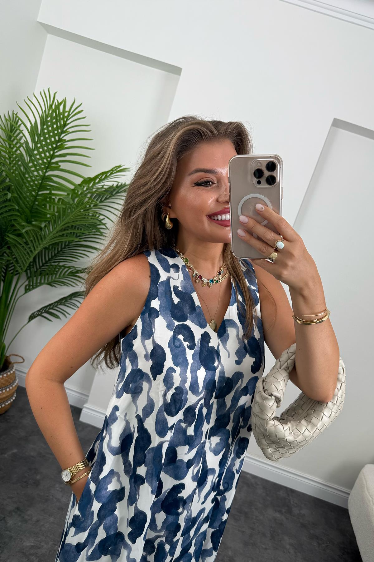 Bebe Lüx Kalite Lacivert Batik Desenli Salaş Midi Elbise