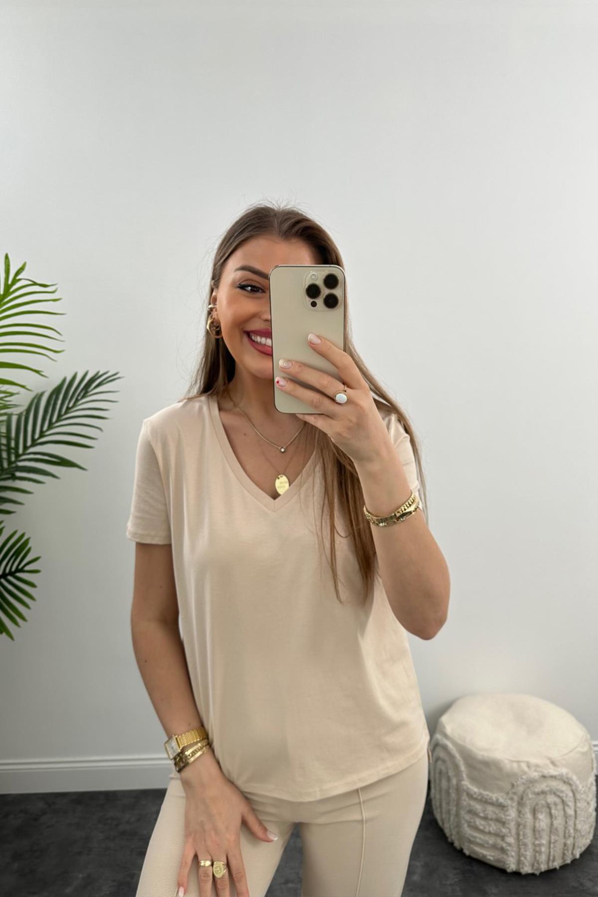 Dilvin Tam Pamuklu V Yaka Basic Tshirt Bej