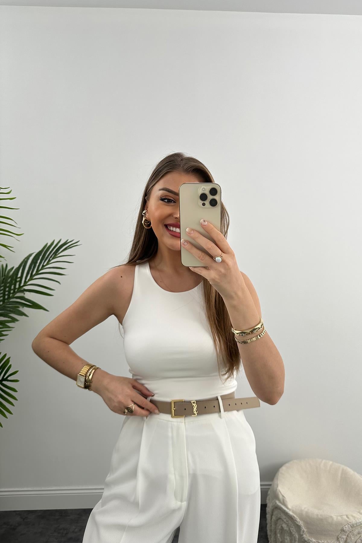 Double Kumaş Likralı Halter Yaka Crop Bluz Beyaz 