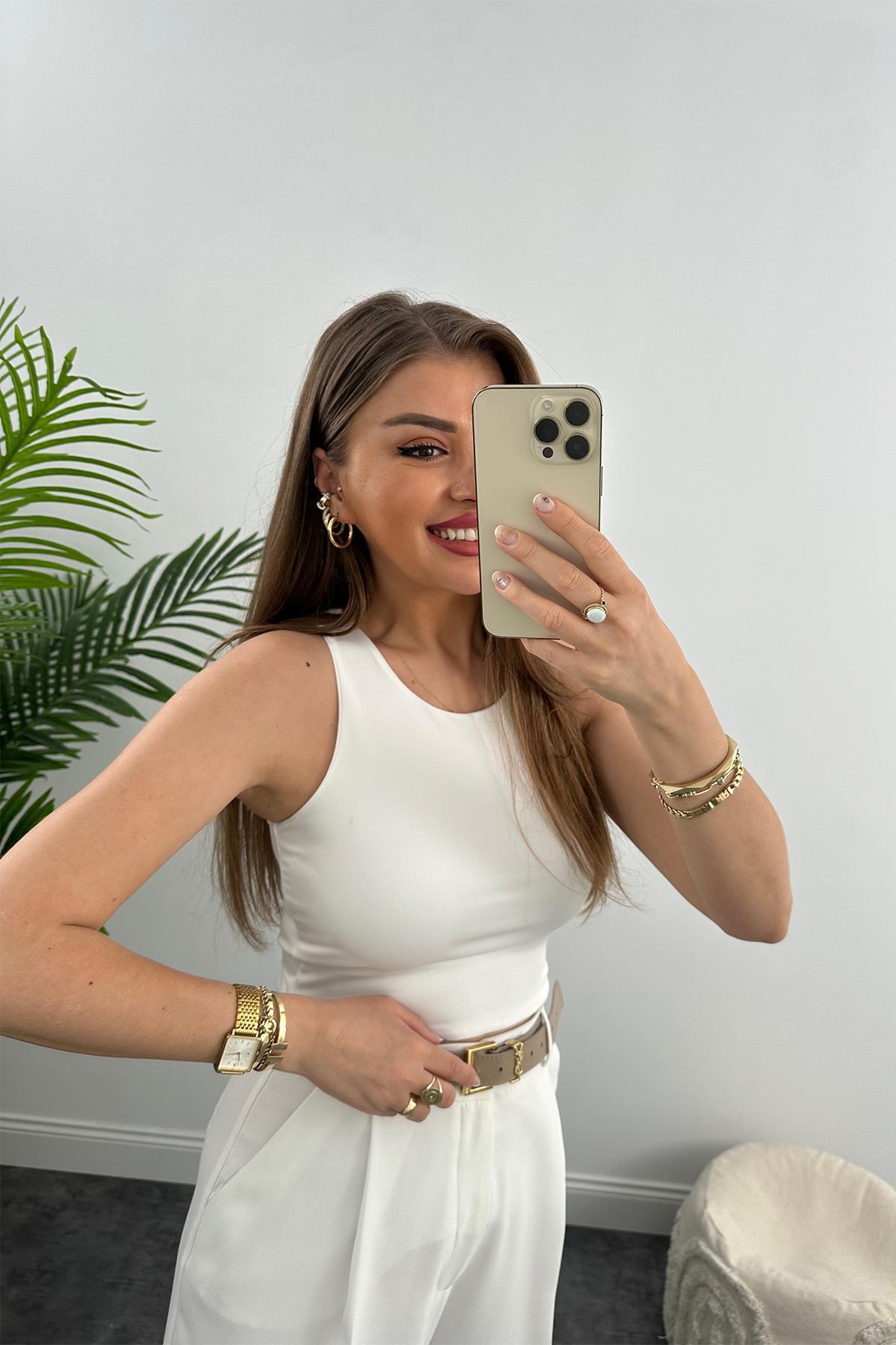 Double Kumaş Likralı Halter Yaka Crop Bluz Beyaz 