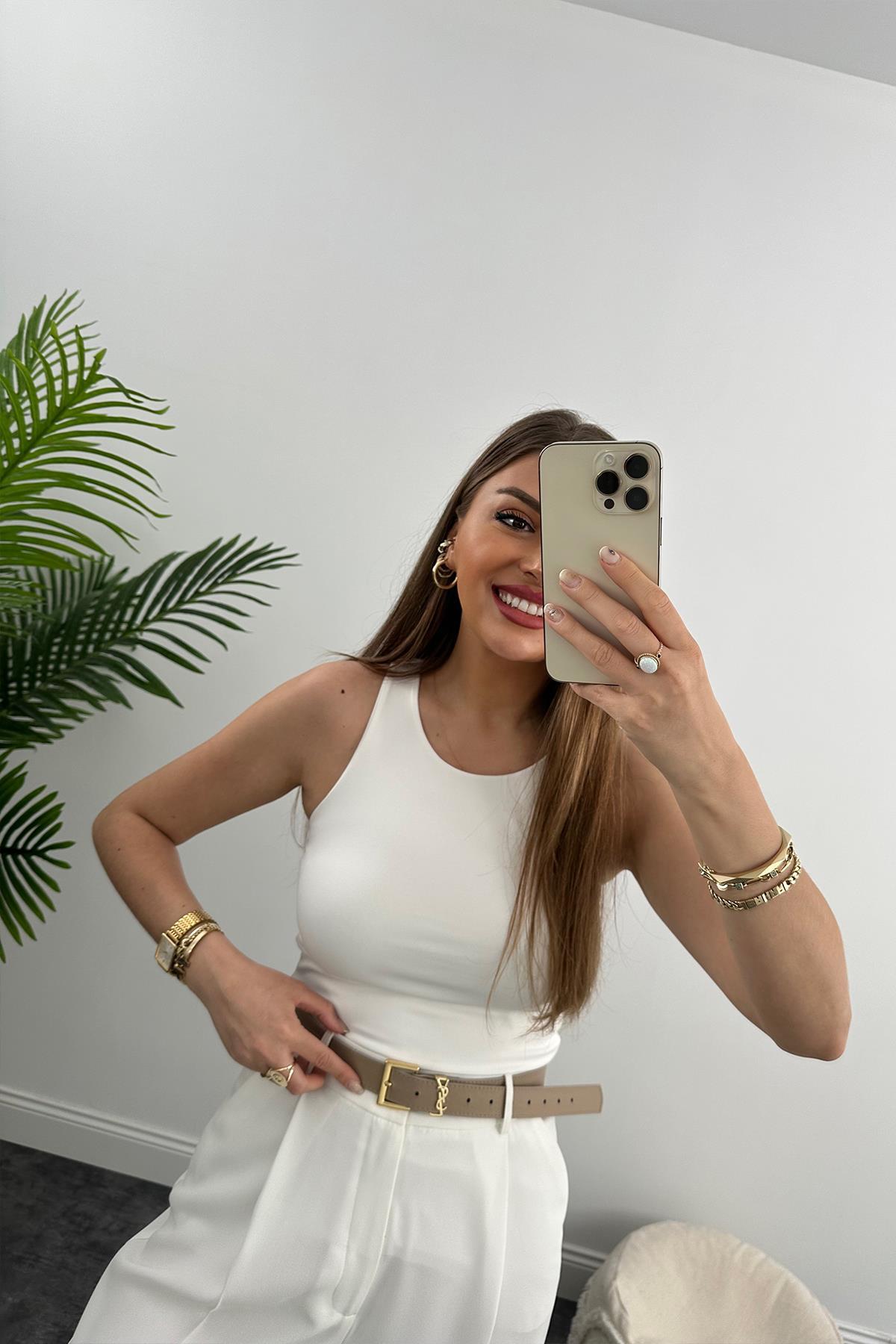 Double Kumaş Likralı Halter Yaka Crop Bluz Beyaz 