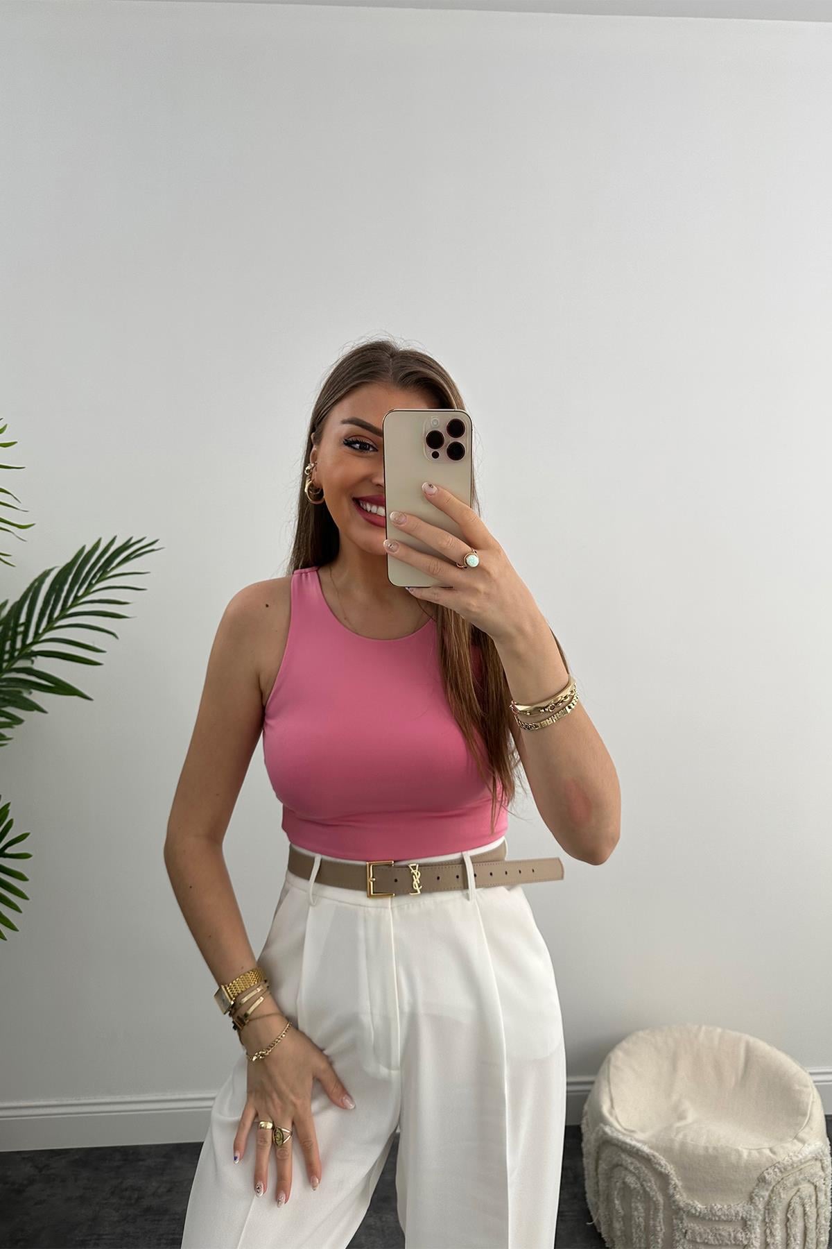 Double Kumaş Likralı Halter Yaka Crop Bluz Pembe