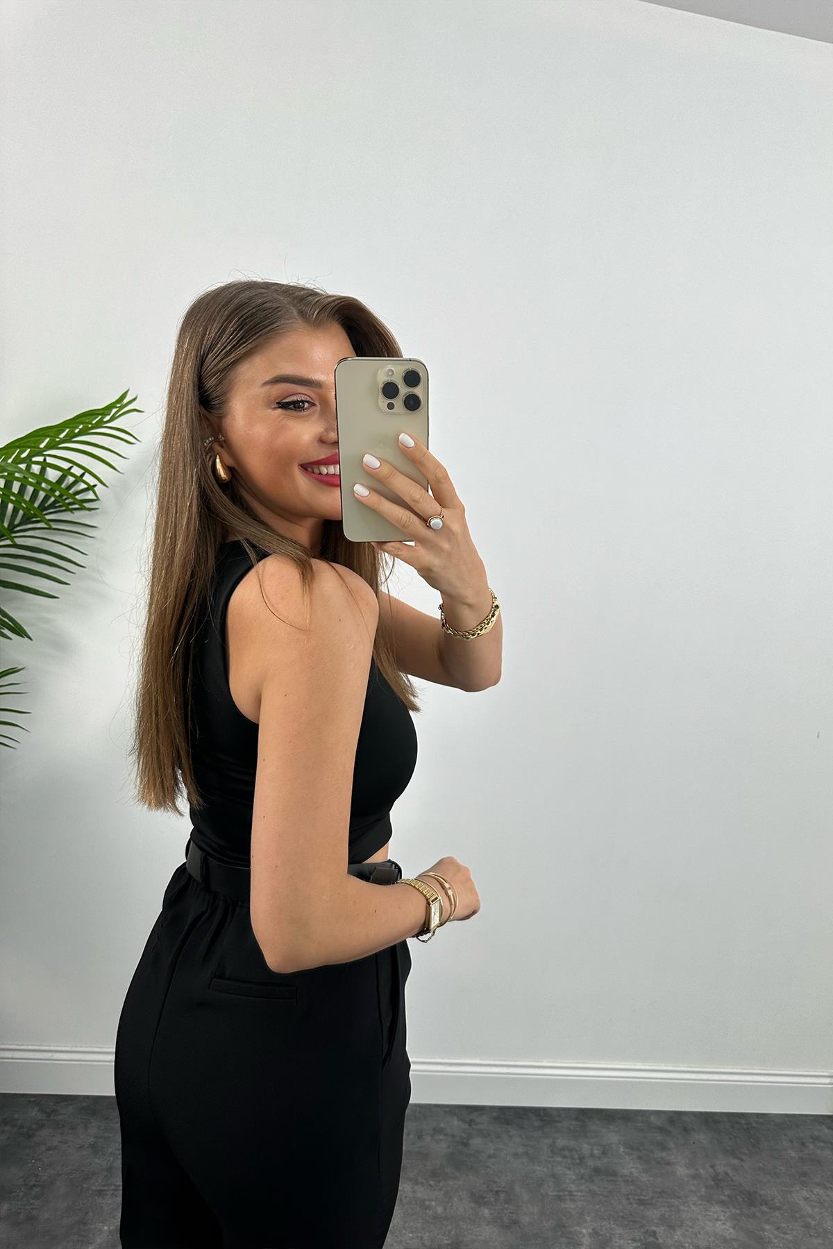 Double Kumaş Likralı Halter Yaka Crop Bluz Siyah 