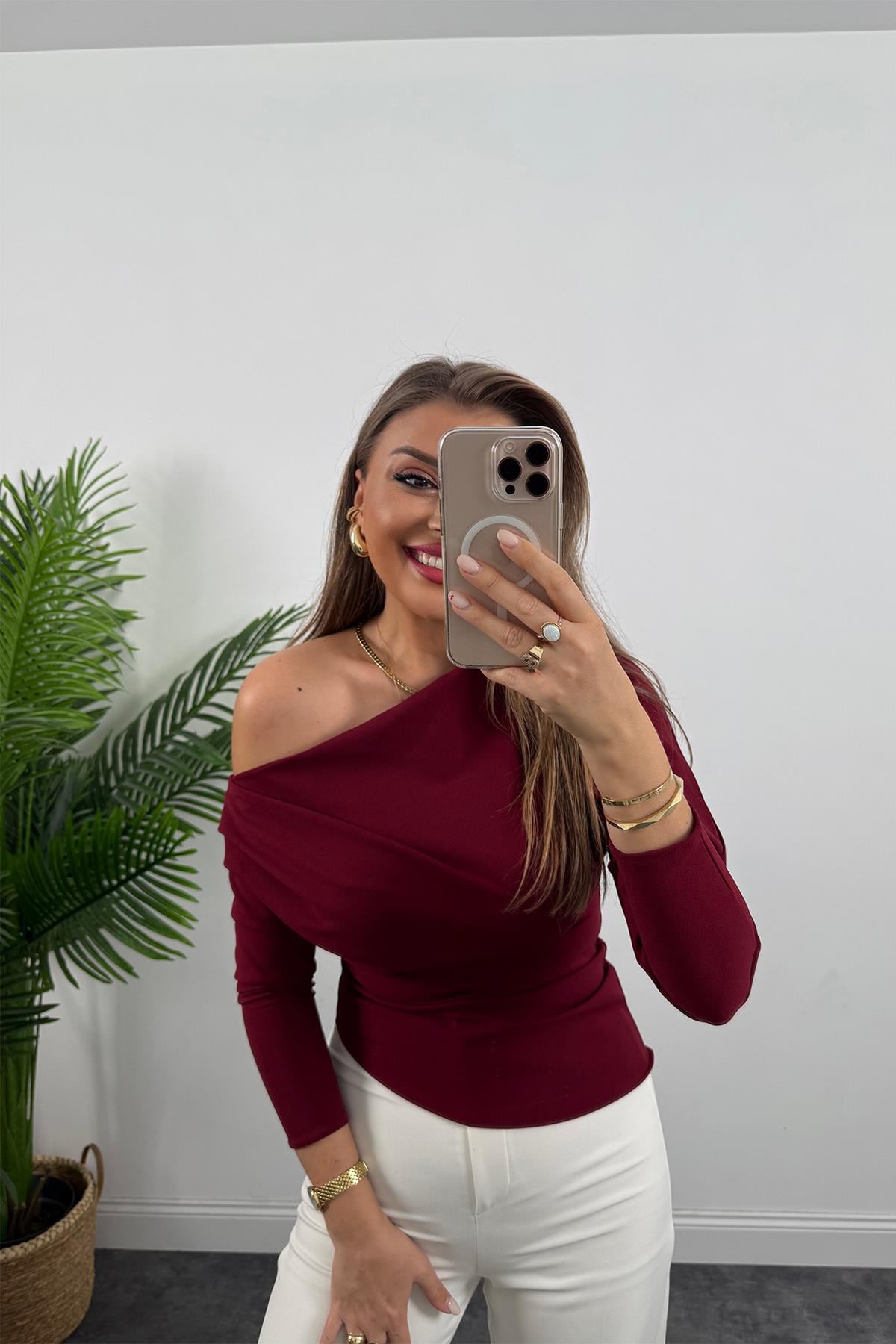 Düşük Omuz Drapeli Asimetrik Krep Bluz Bordo