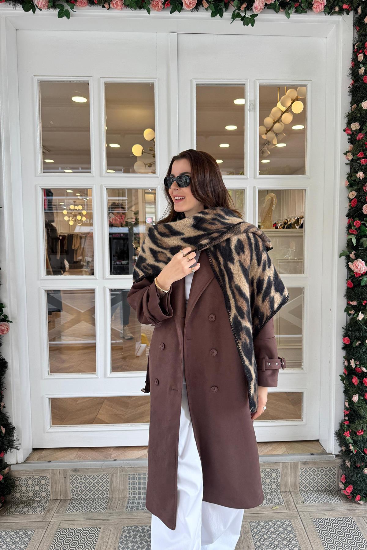 Kahverengi Leopar Desen Üçgen Şal