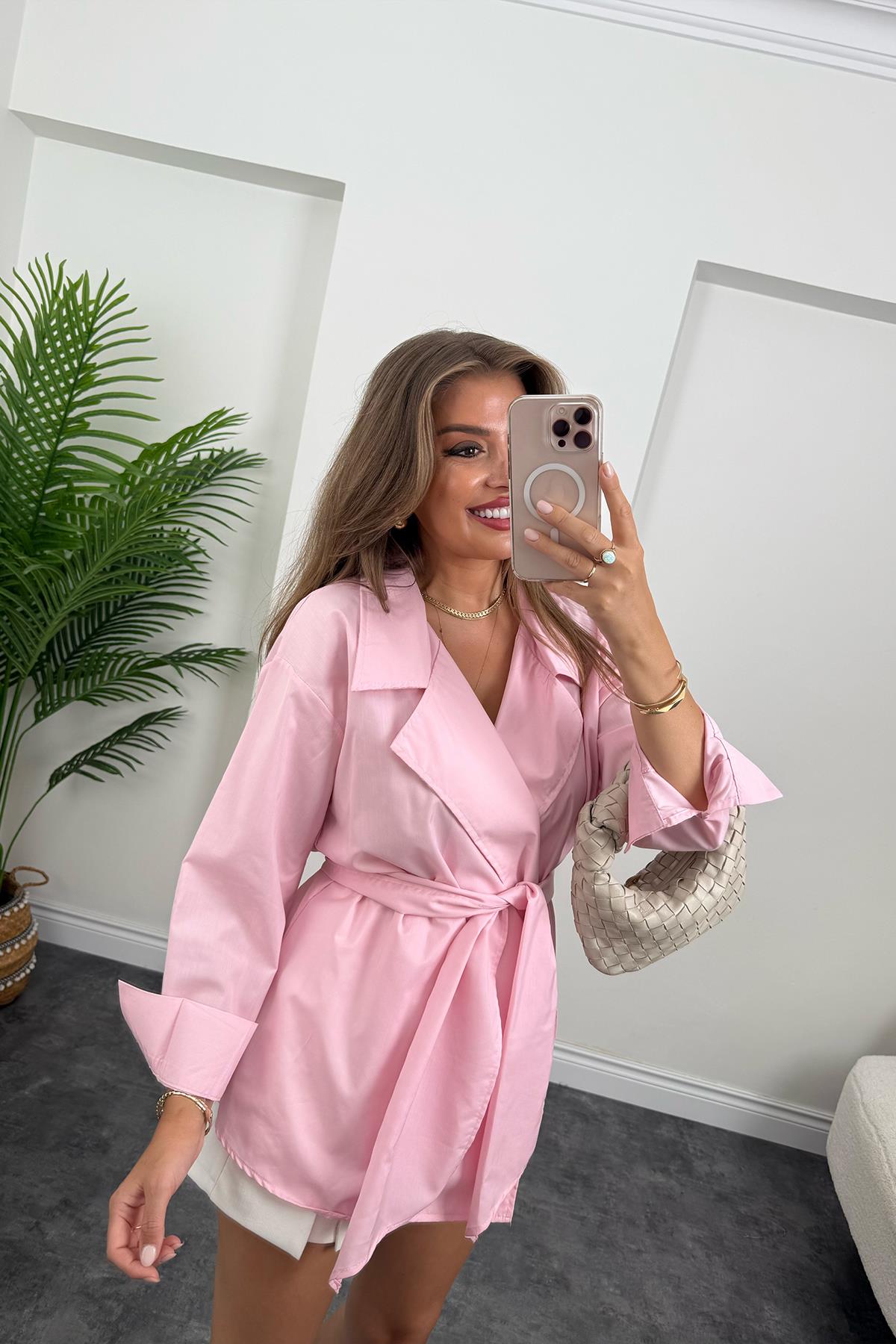 Marka Model Kruvaze Kuşaklı Tasarım Poplin Gömlek Pembe