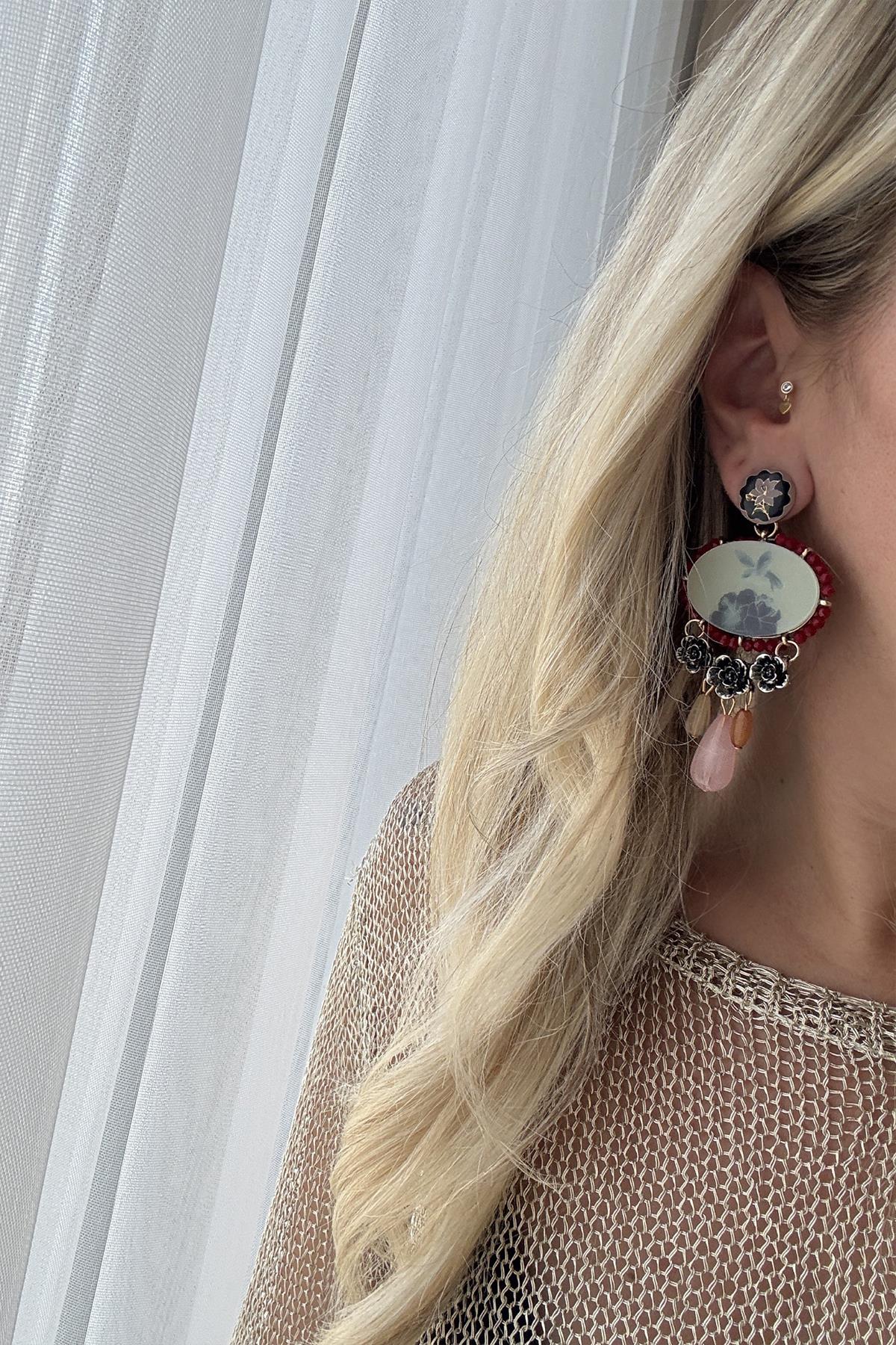 Marka Model Sallantılı Reçine Küpe
