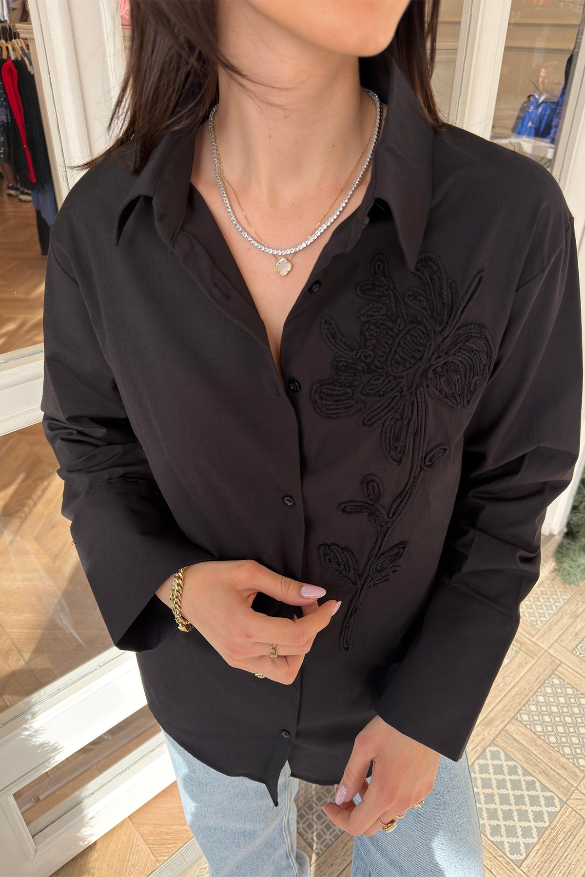 Mng Önü Nakışlı %100 Pamuk Poplin Gömlek Siyah
