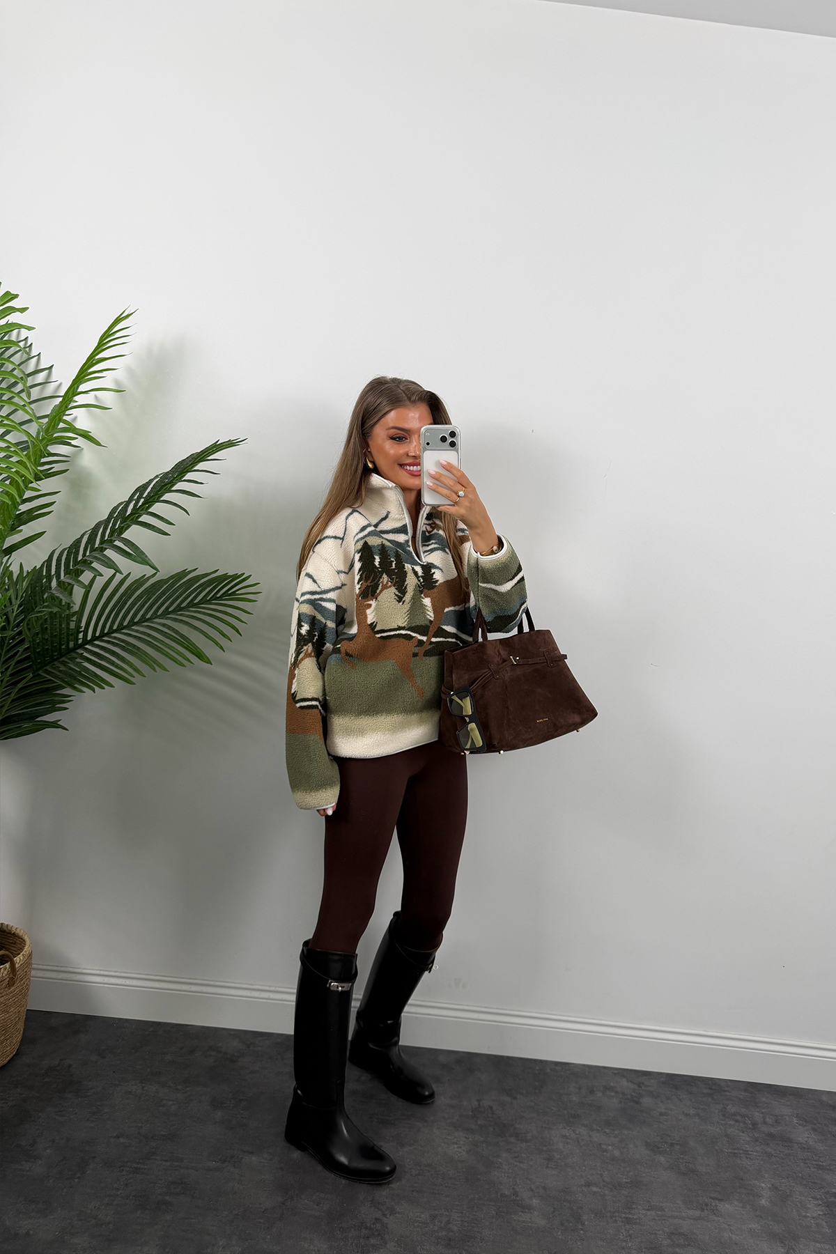 Oysh Model Ağaçlı Geyikli Polar Sweat