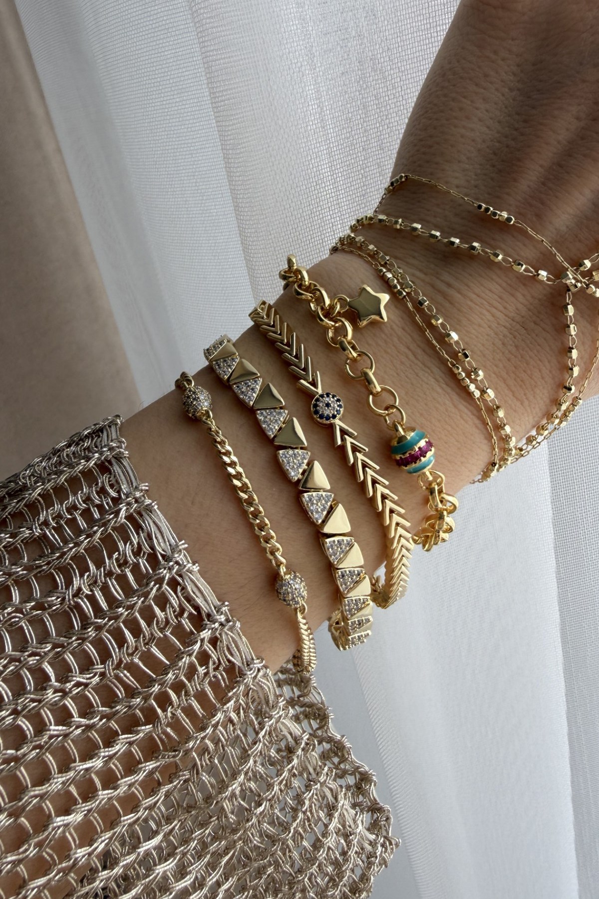 Özel Seri Marka Model Yıldız Charmlı Bileklik