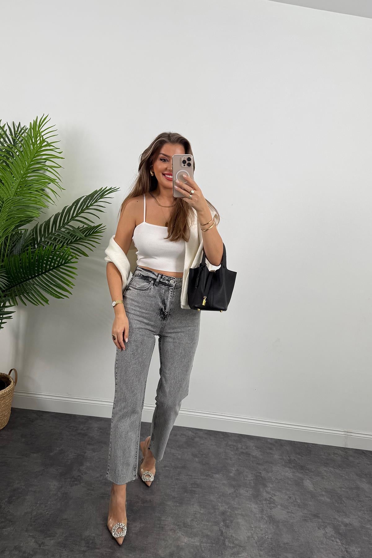 Premium Kalite Paçası Kesik Boyfit Jean Açık gri