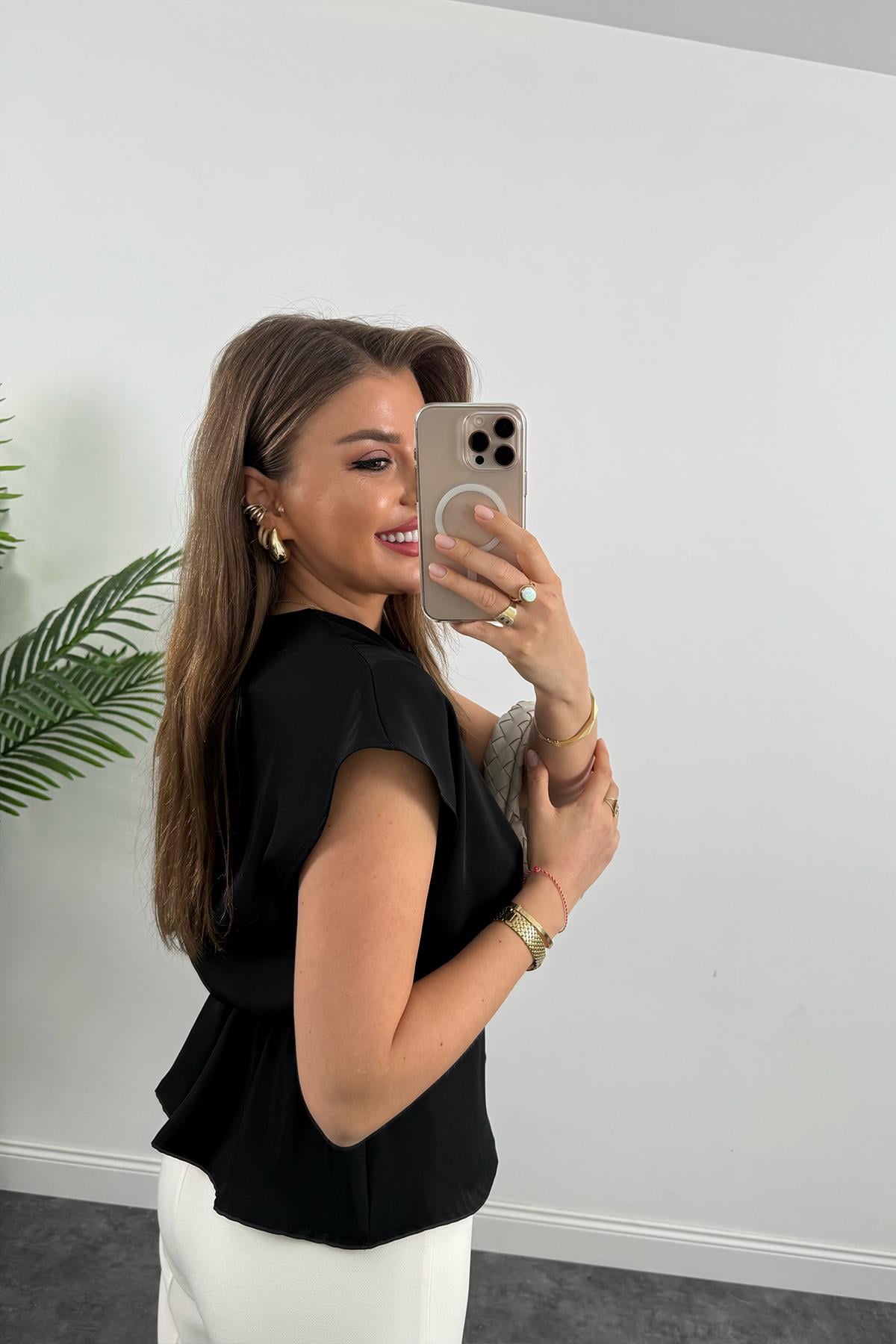 Premium Seri Bağcık Detaylı Dökümlü Bluz Siyah