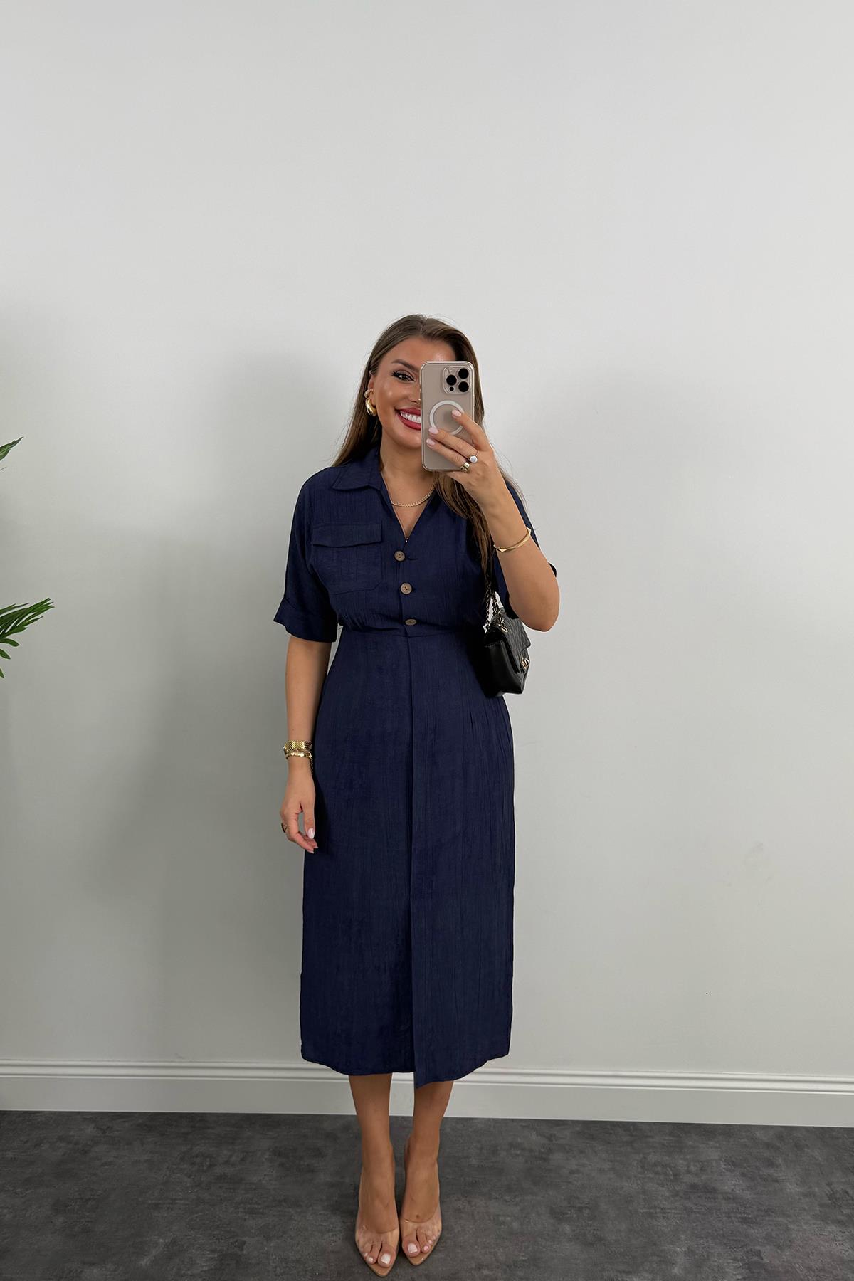 Premium Seri Beli Lastikli Ahşap Düğmeli Midi Boy Elbise Lacivert