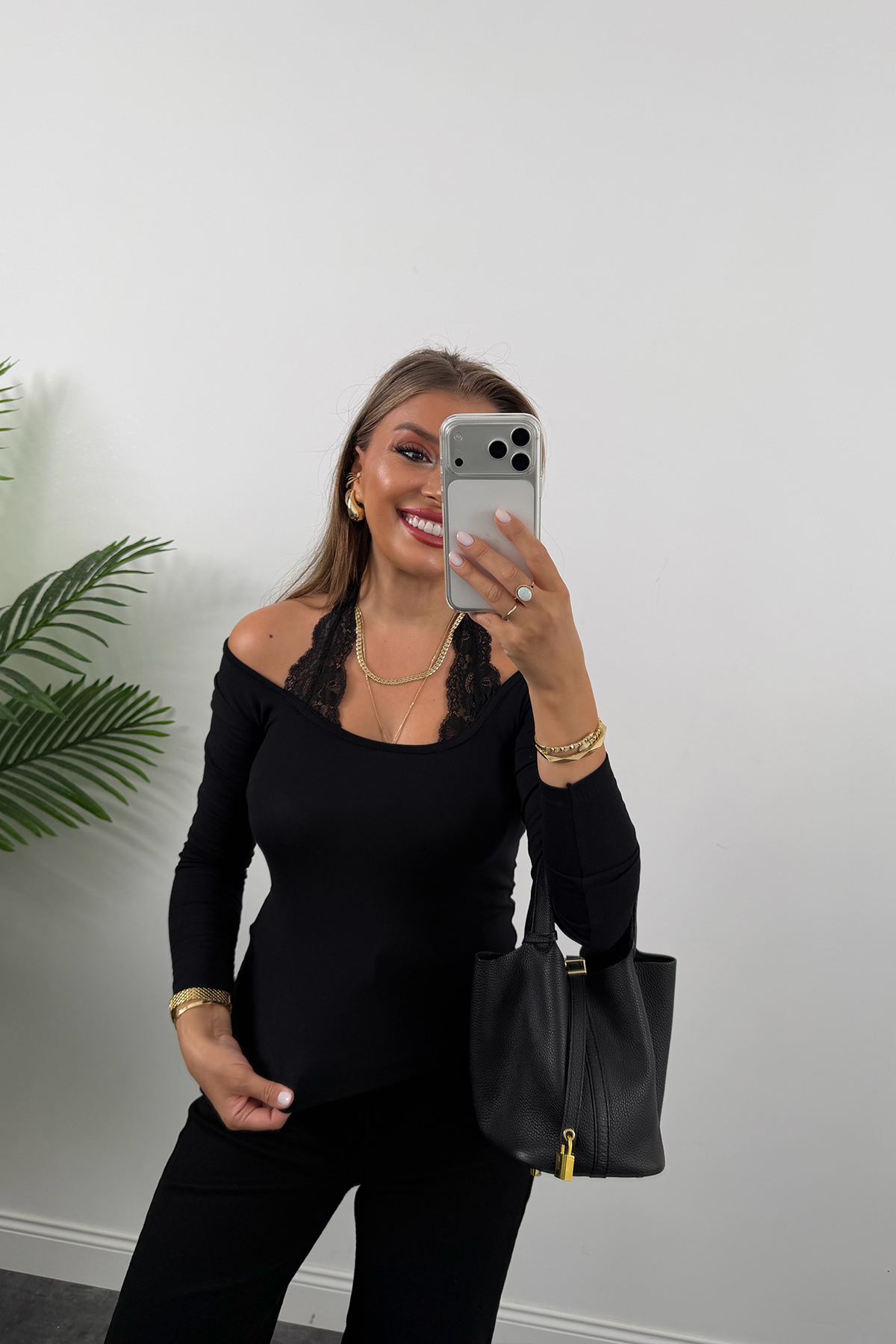 Premium Seri Boynu Dantel Detaylı Likralı Bluz