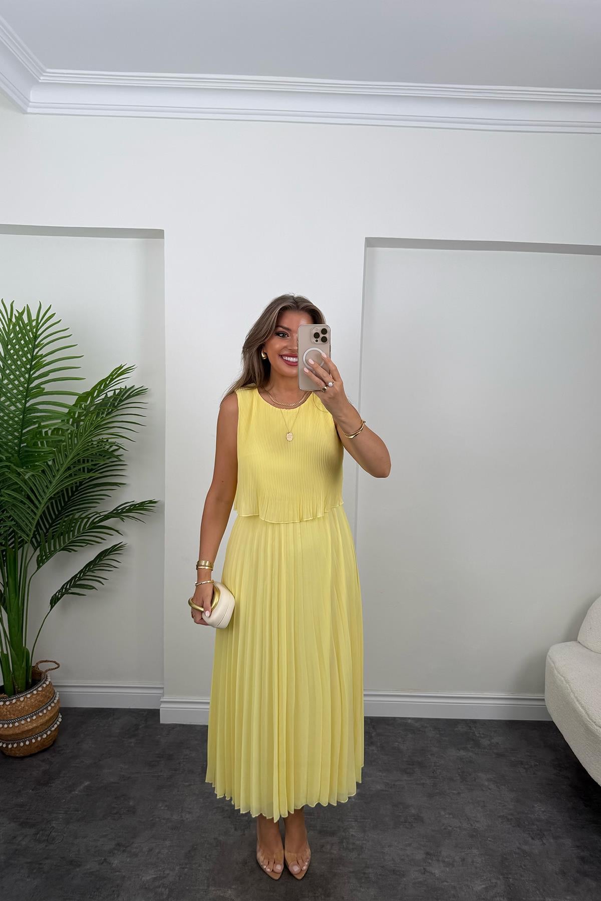 Premium Seri Pileli Maxi Şifon Elbise Butter Yellow - Sarı
