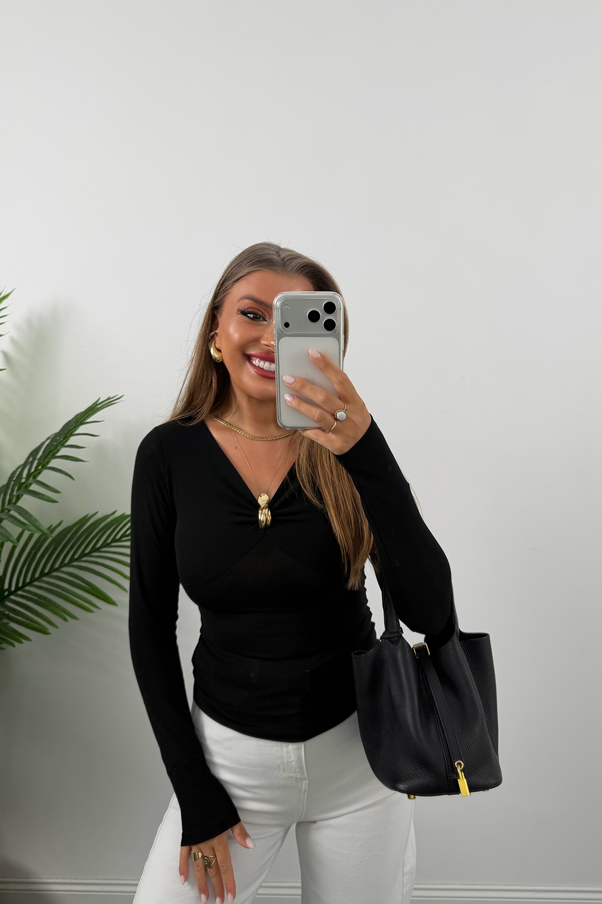 Premium Seri Tam Pamuklu Gold Detaylı Basic Bluz Siyah