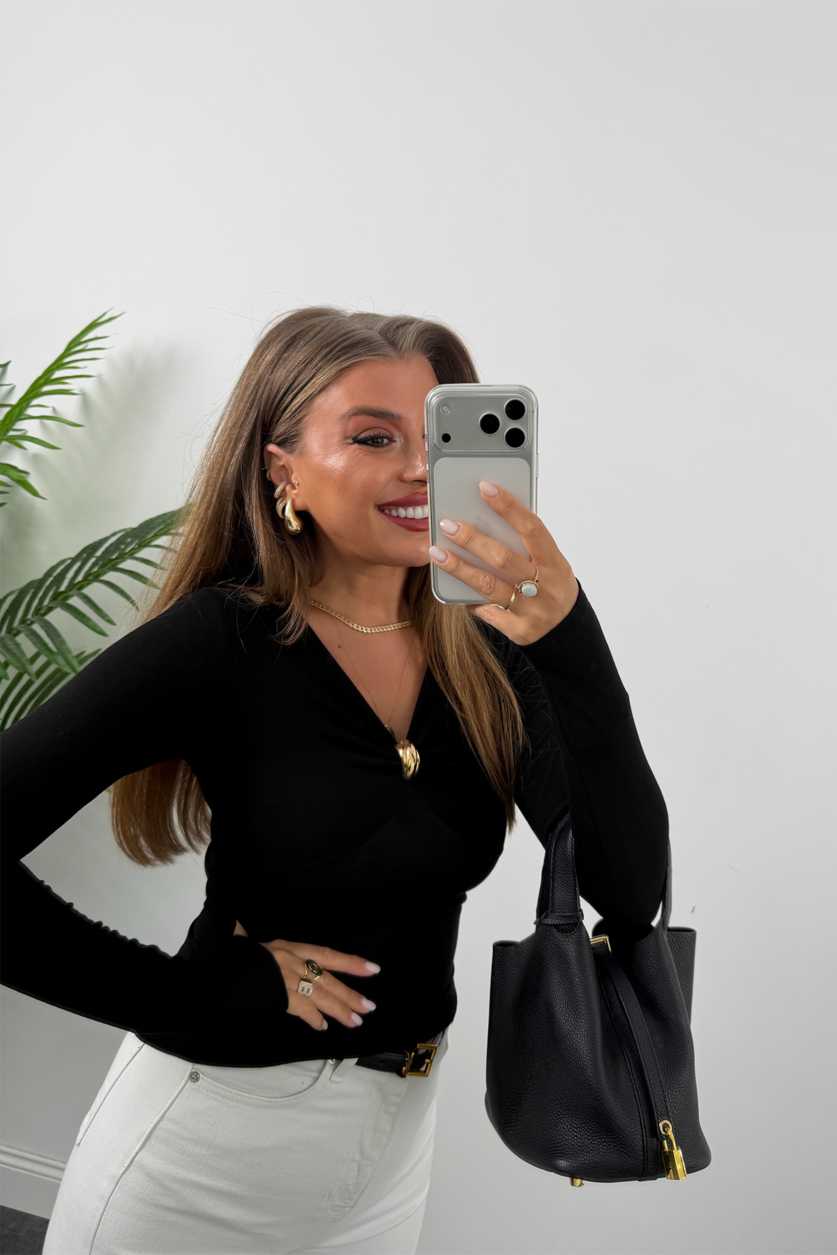 Premium Seri Tam Pamuklu Gold Detaylı Basic Bluz Siyah