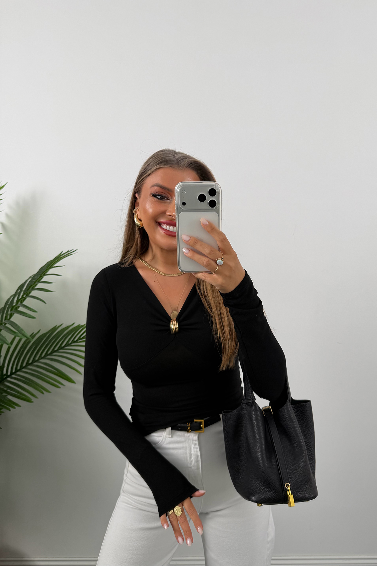 Premium Seri Tam Pamuklu Gold Detaylı Basic Bluz Siyah