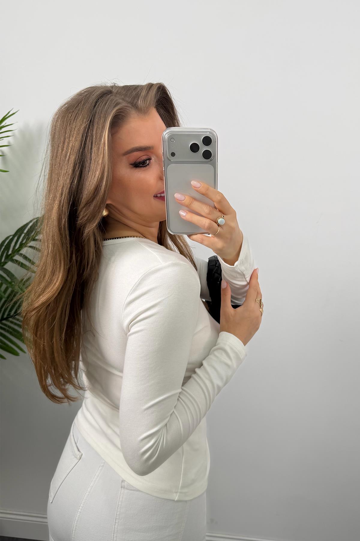 Tam Pamuklu Çok Düğmeli Likralı Basic Bluz Ekru