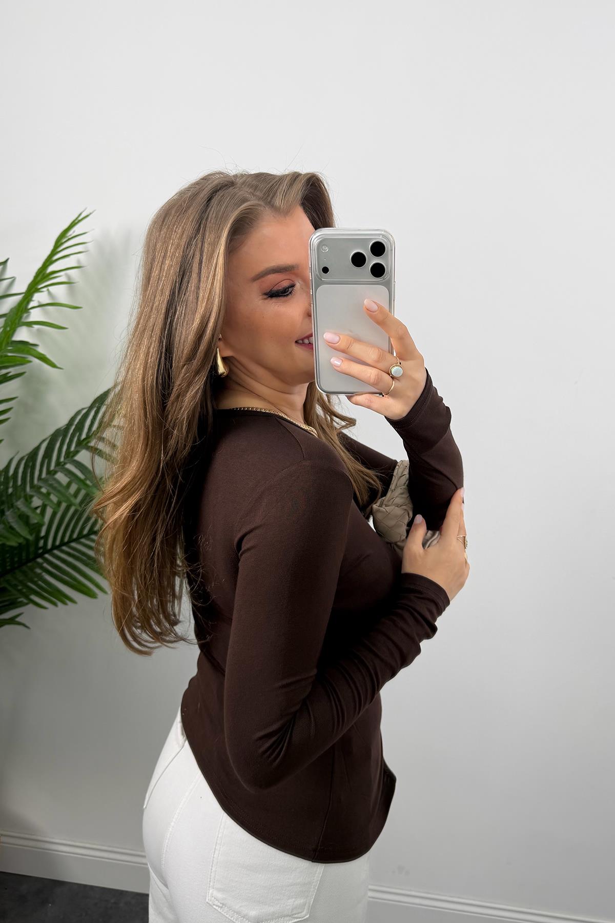 Tam Pamuklu Çok Düğmeli Likralı Basic Bluz Acı Kahve 