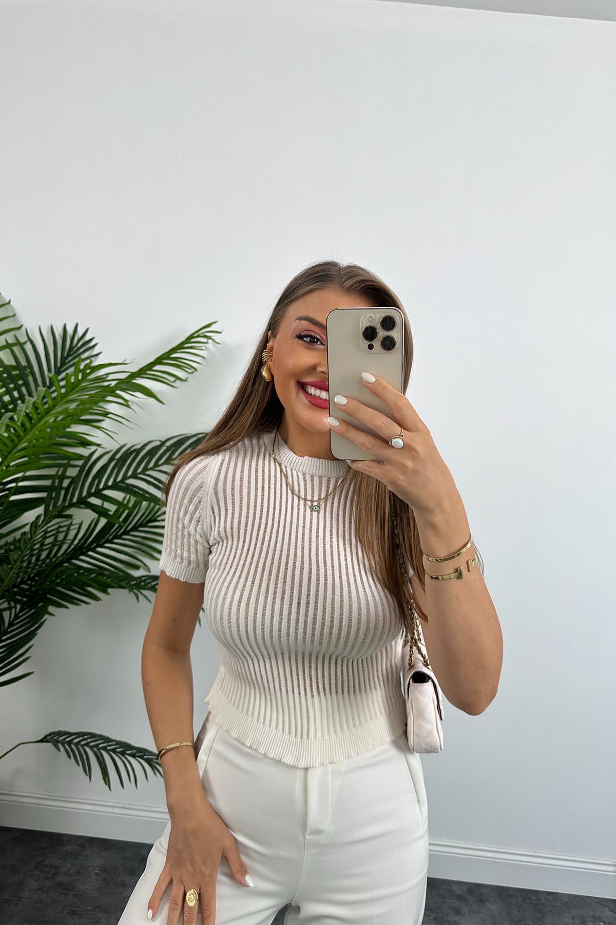 Transparan Detaylı Kısa Kol Triko Bluz Naturel