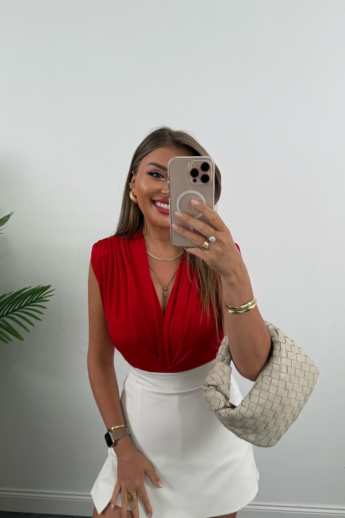 Vatkalı Likralı Sıfır Kol Drapeli Bodysuit Kırmızı 
