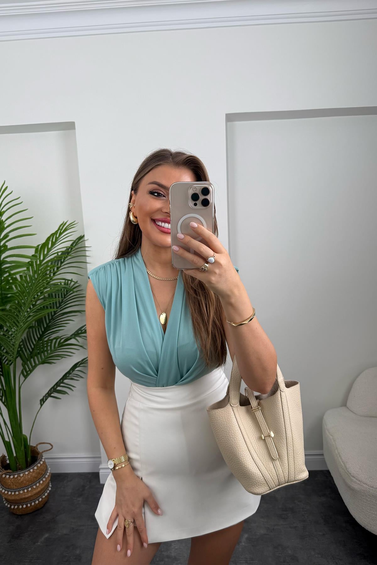 Vatkalı Likralı Sıfır Kol Drapeli Bodysuit Mint