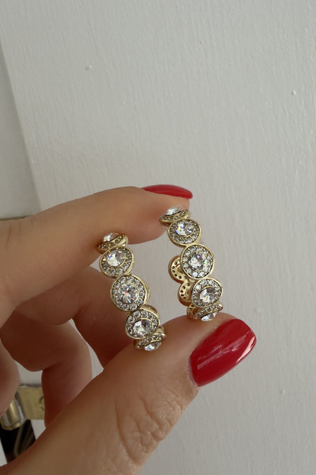 Xupıng Kristal Beyaz Taşlı Halka Küpe