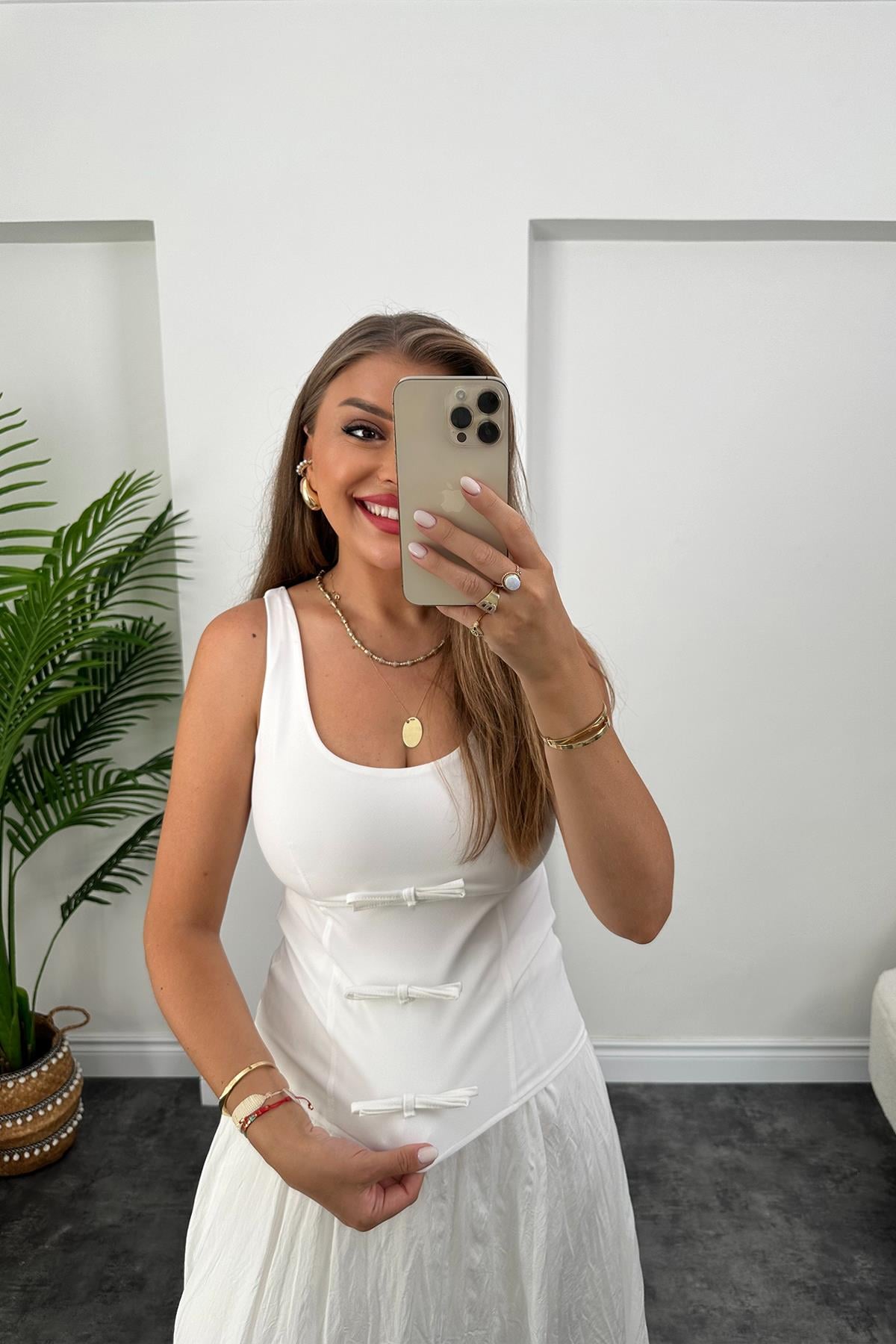 Zra Model Klasik Kumaş Fiyonklu Kolsuz Bluz Beyaz 