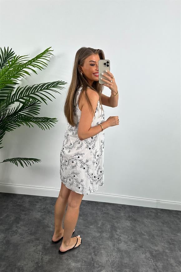 Bebe Marka Lüx Kalite Astarlı Siyah Nakışlı Beyaz Çan Elbise