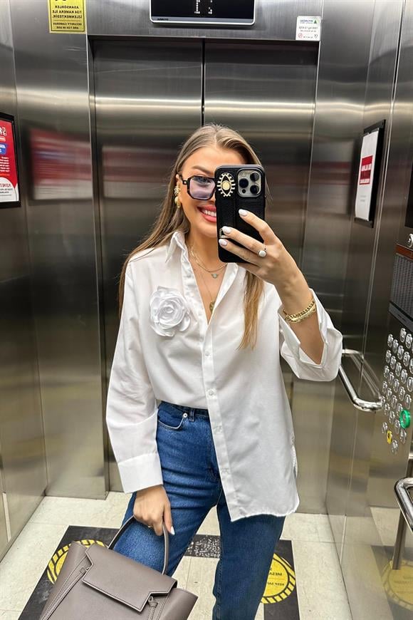 Çiçek Broşlu Pamuk Poplin Basic Beyaz Gömlek