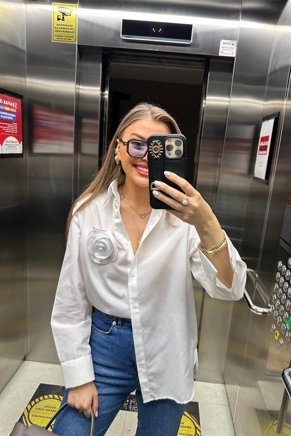 Çiçek Broşlu Pamuk Poplin Basic Beyaz Gömlek