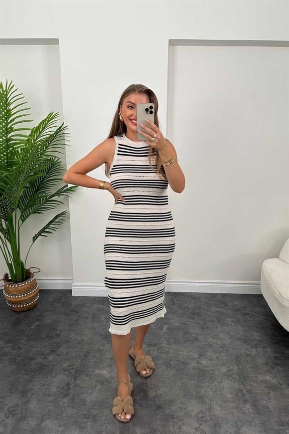 Çizgili Kolsuz Triko Elbise