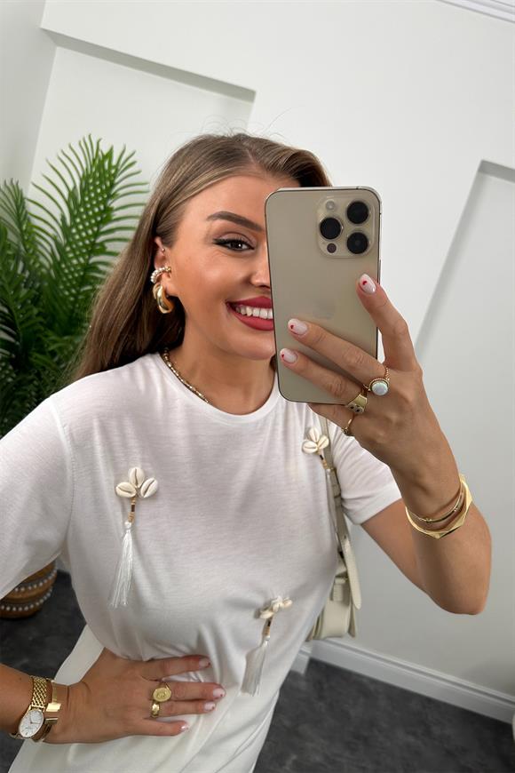 Deniz Kabuklu Püsküllü Tasarım Basic Tshirt