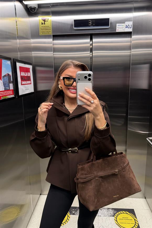 Dik Yaka Vatkalı Kemerli Tasarım Ceket Acı Kahve