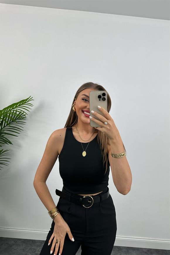 Double Kumaş Likralı Halter Yaka Crop Bluz Siyah 