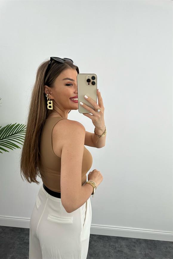 Double Kumaş Likralı Halter Yaka Crop Bluz Camel