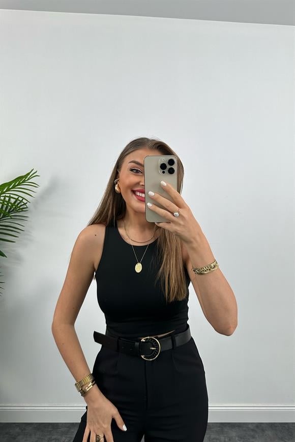 Double Kumaş Likralı Halter Yaka Crop Bluz Siyah 