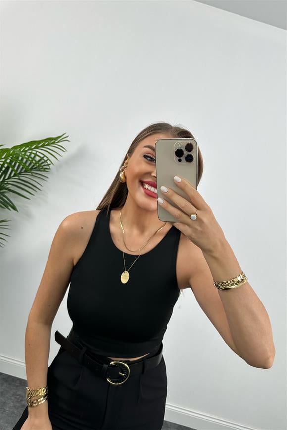Double Kumaş Likralı Halter Yaka Crop Bluz Siyah 