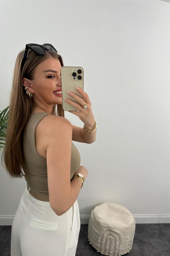 Double Kumaş Likralı Halter Yaka Crop Bluz Vizon