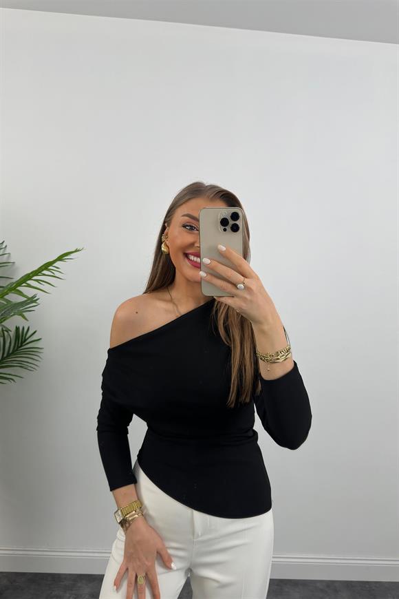 Düşük Omuz Drapeli Asimetrik Krep Bluz Siyah