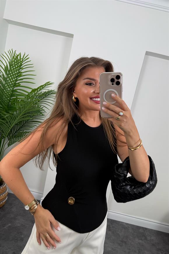 Eteği Gold Aksesuarlı Sıfır Kol Likralı Ottoman Bluz Siyah