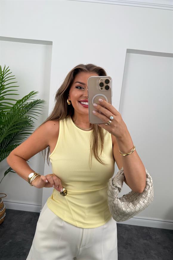 Eteği Gold Aksesuarlı Sıfır Kol Likralı Ottoman Bluz Sarı