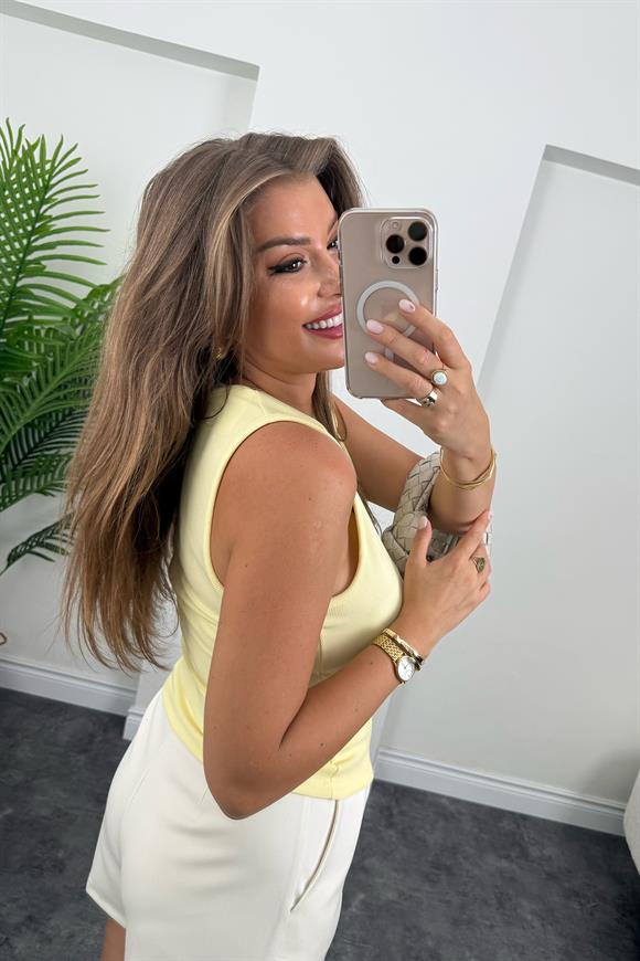 Eteği Gold Aksesuarlı Sıfır Kol Likralı Ottoman Bluz Sarı