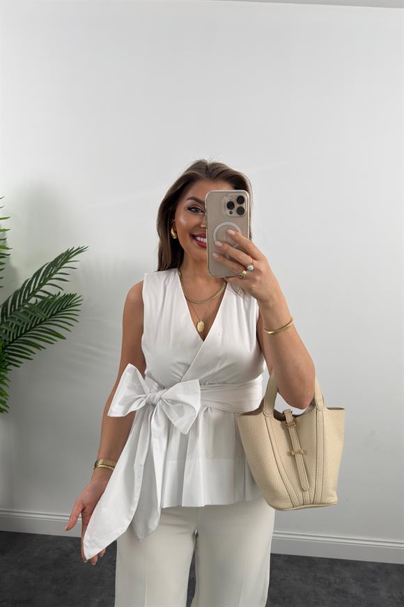 Eteği Valonlu Beli Kuşaklı Kruvaze Poplin Bluz Beyaz